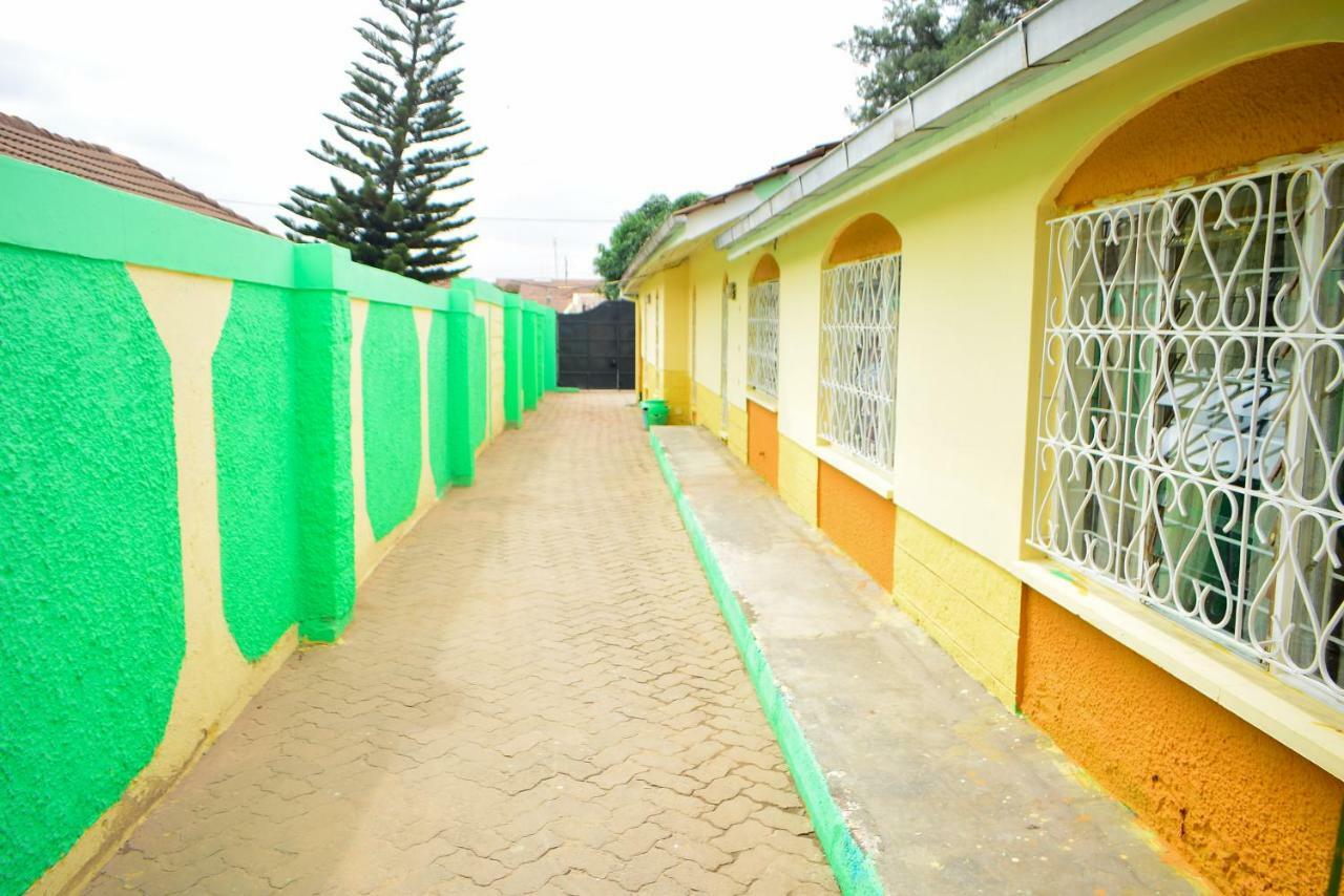 Kenya 2*